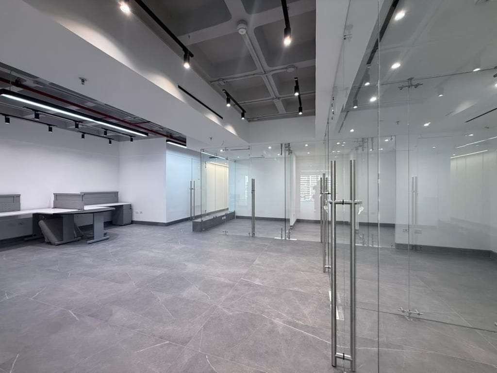 Oficina en Las Mercedes, Caracas - 1