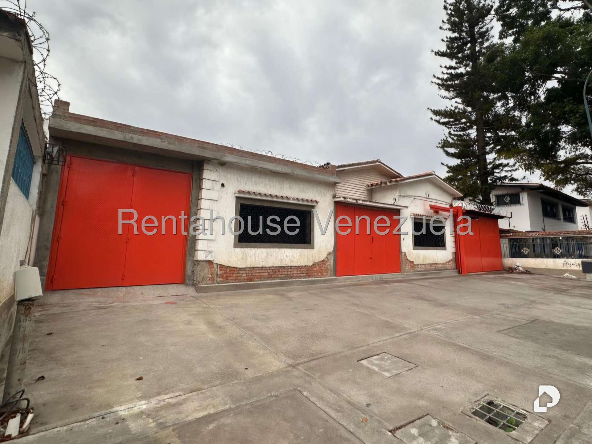 Local comercial en El Paraíso, Caracas – 23