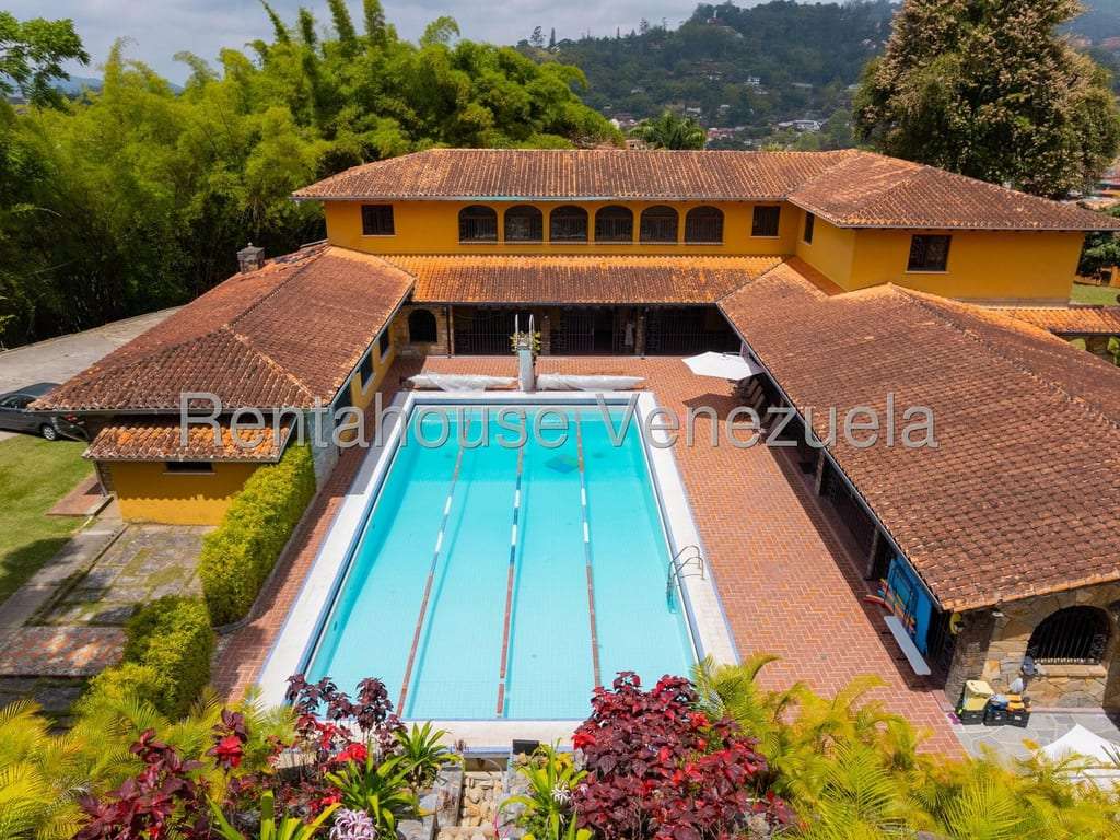 Casa en La Lagunita Country Club, Caracas - 1