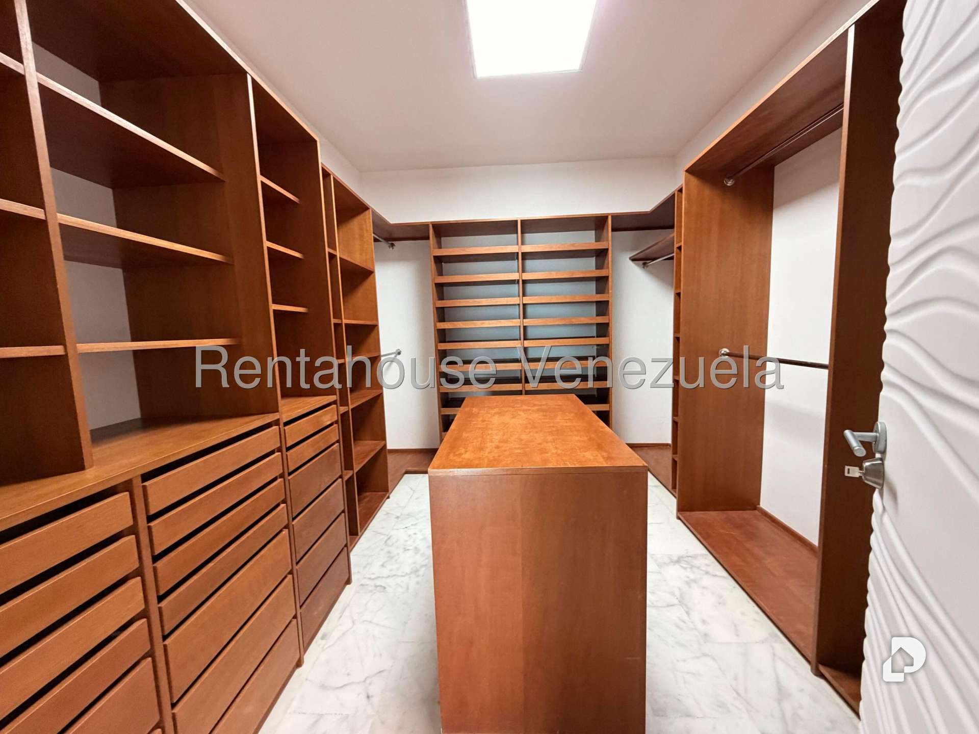 Apartamento en Alto Hatillo, Caracas – 16