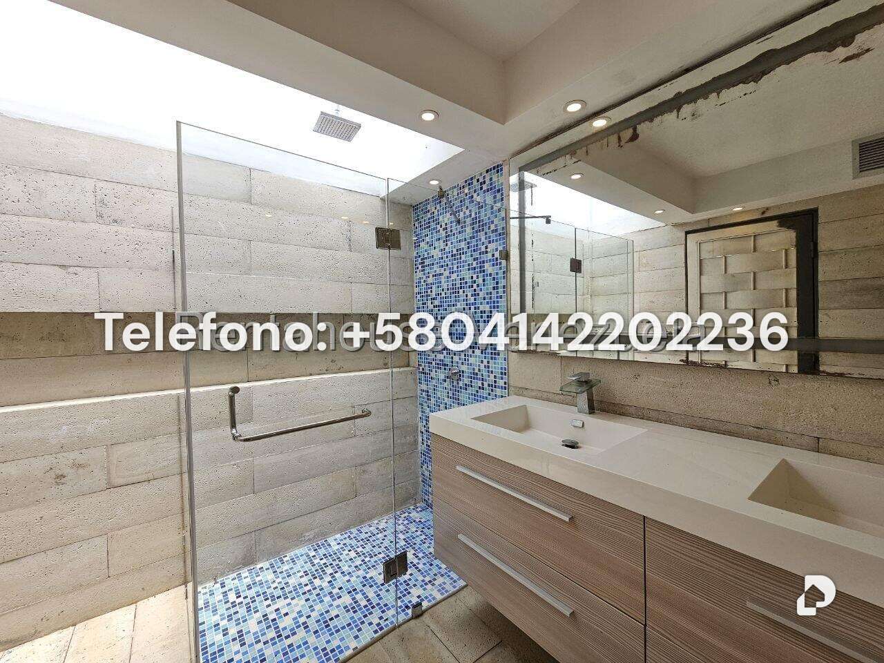 Casa en Lomas de La Lagunita, Caracas – 29