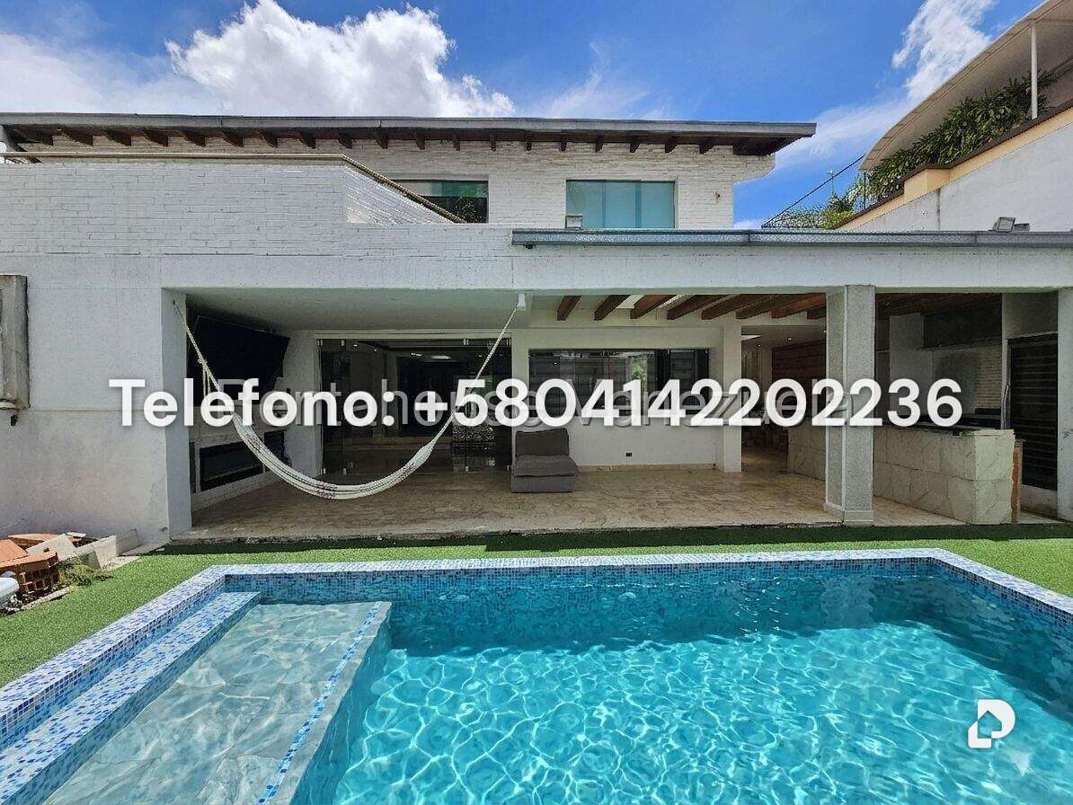 Casa en Lomas de La Lagunita, Caracas – 11