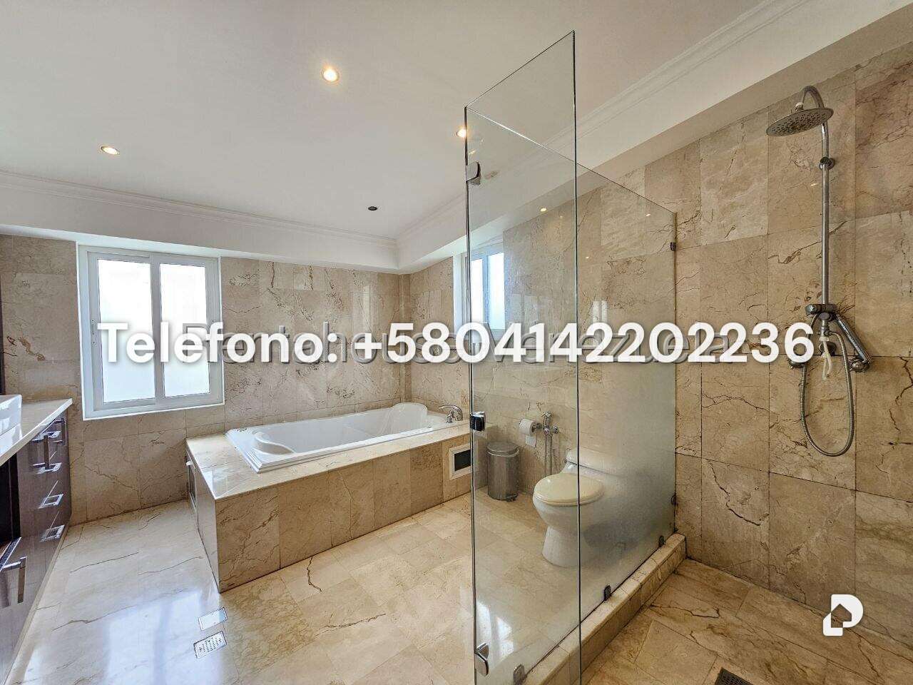 House in Lomas de La Lagunita, Caracas – 55