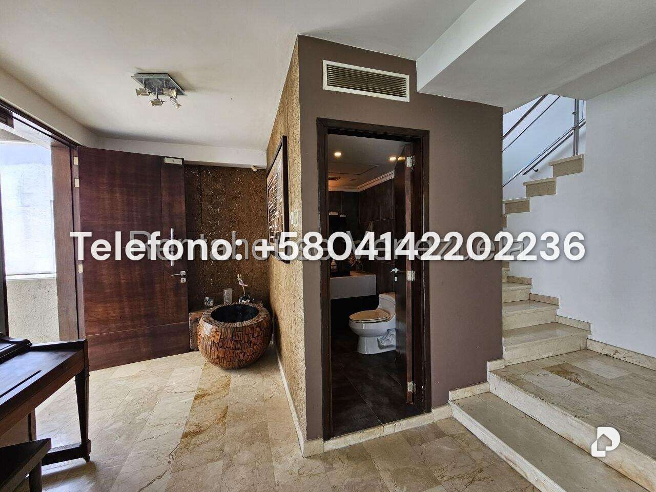 House in Lomas de La Lagunita, Caracas – 23