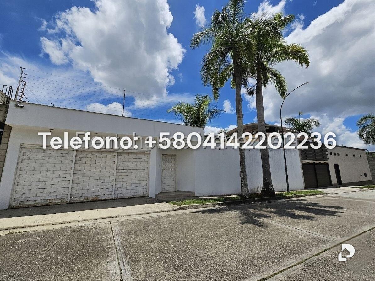 House in Lomas de La Lagunita, Caracas – 4