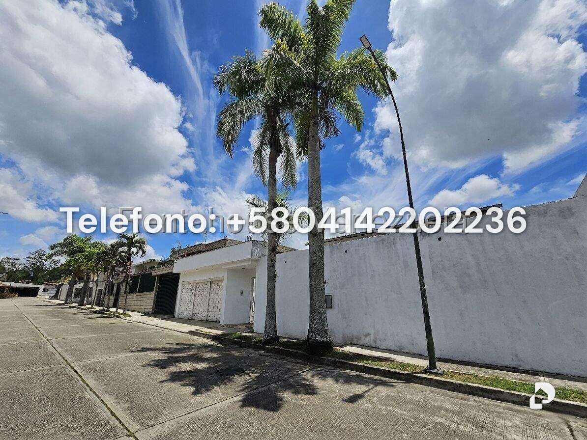 House in Lomas de La Lagunita, Caracas – 3