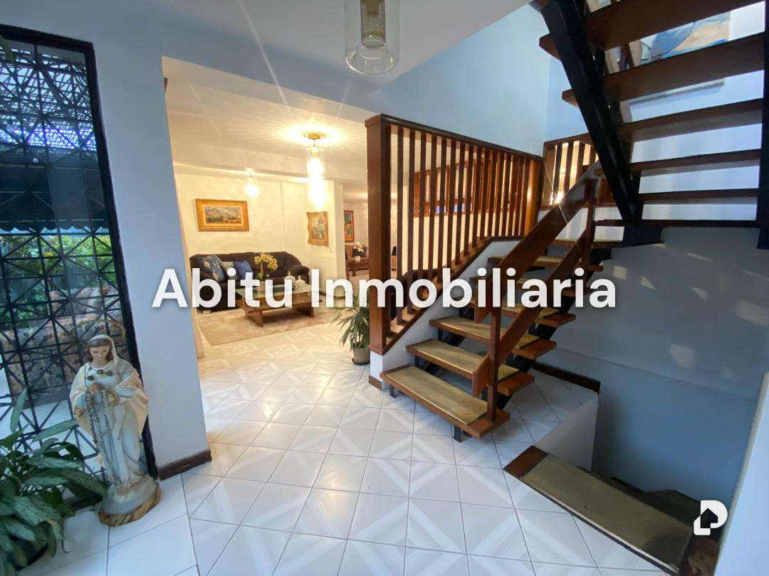 House in Colinas de Tamanaco, Caracas – 14