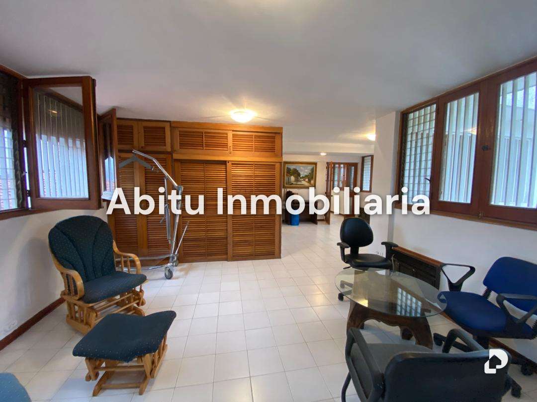 House in Colinas de Tamanaco, Caracas – 12