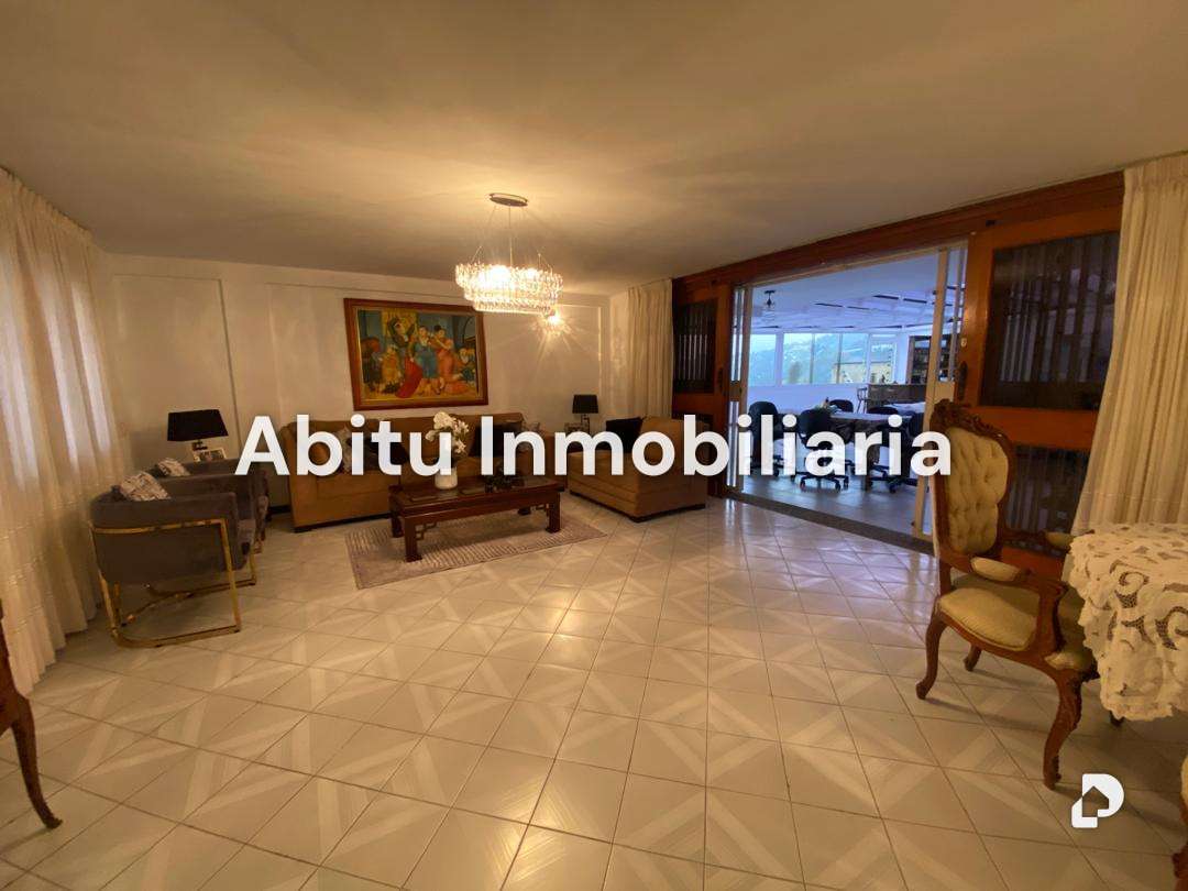 House in Colinas de Tamanaco, Caracas – 9