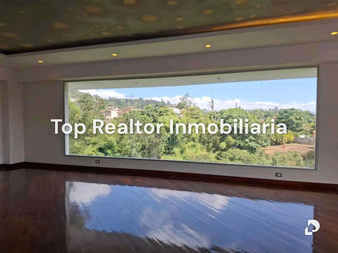 Casa en La Lagunita, Caracas – 13