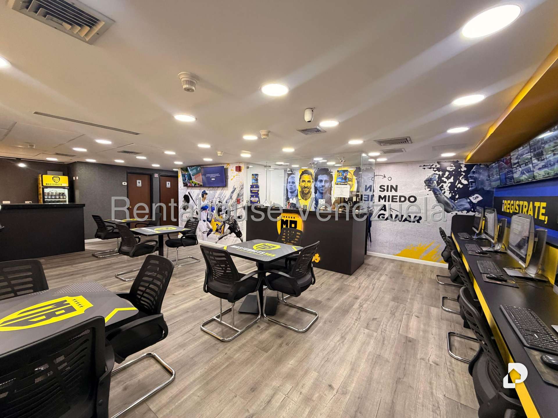Local comercial en Las Mercedes, Caracas – 24