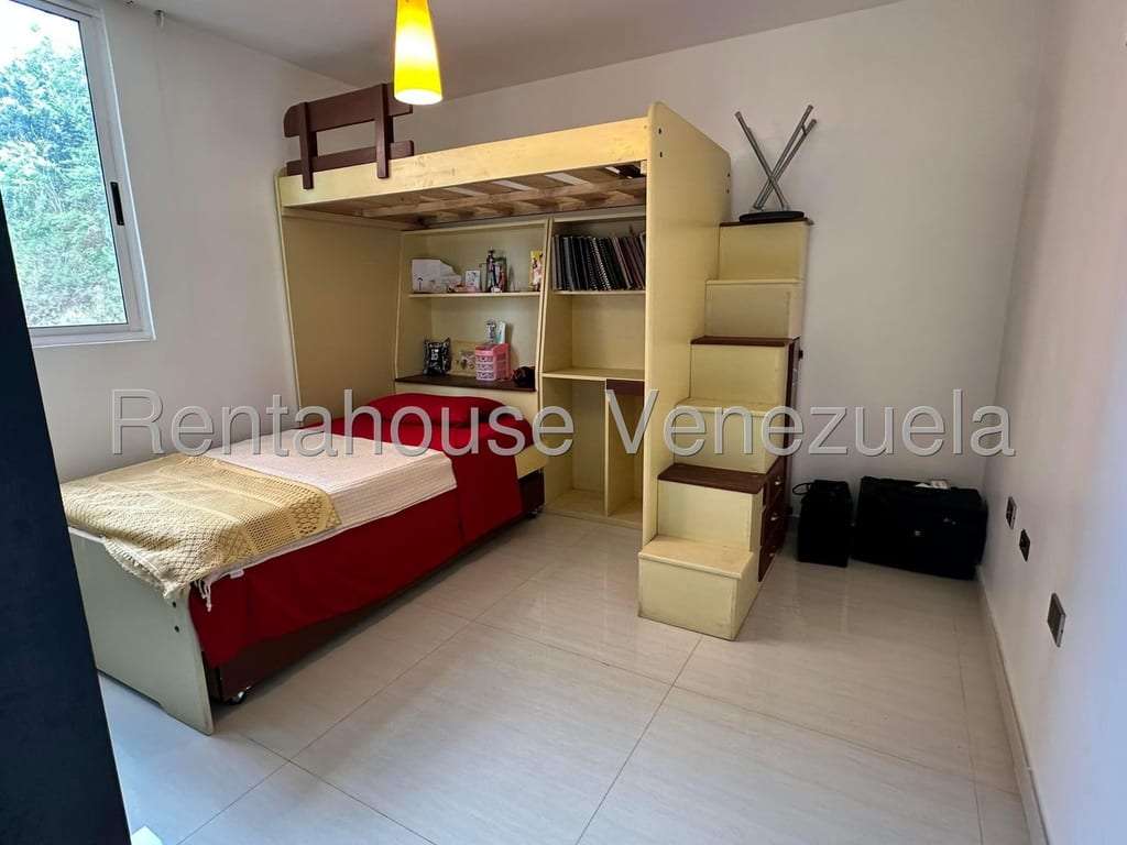 Apartamento en Colinas de La Tahona, Caracas