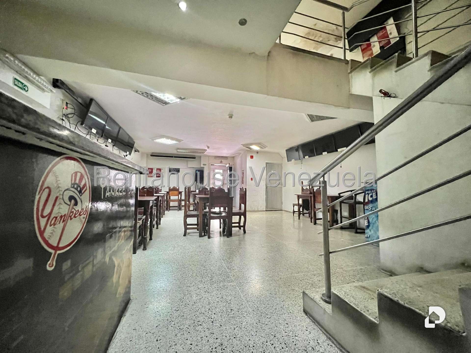 Local comercial en Parroquia La Candelaria, Caracas – 3