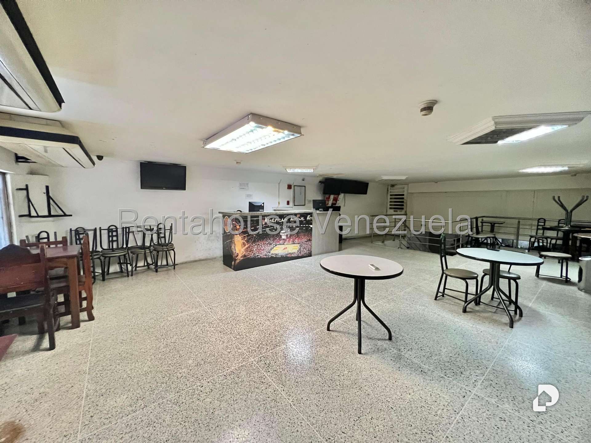 Local comercial en Parroquia La Candelaria, Caracas – 12