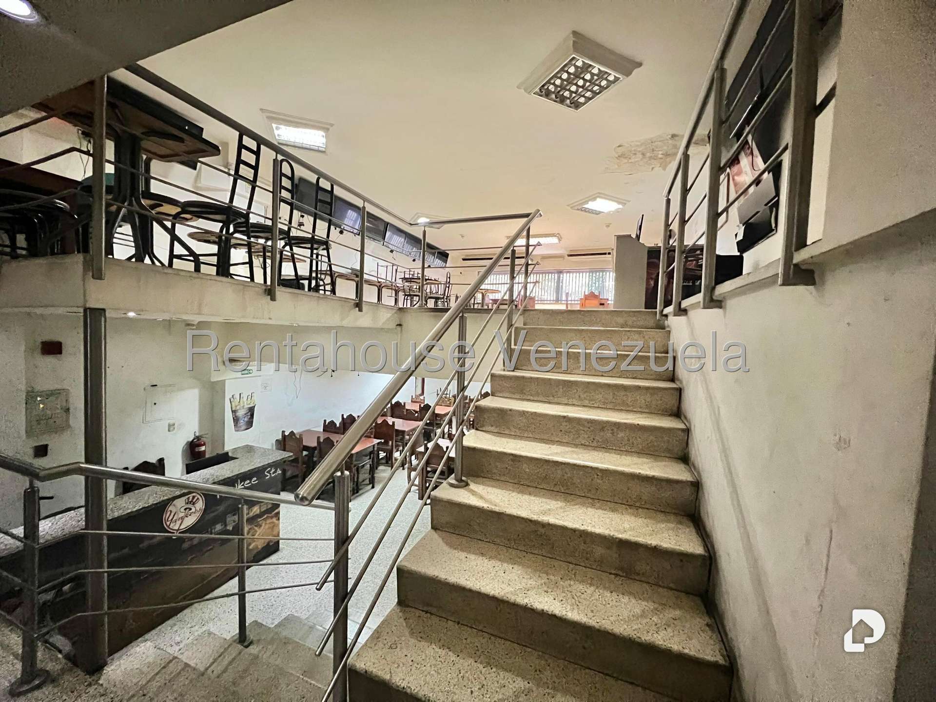 Local comercial en Parroquia La Candelaria, Caracas – 11