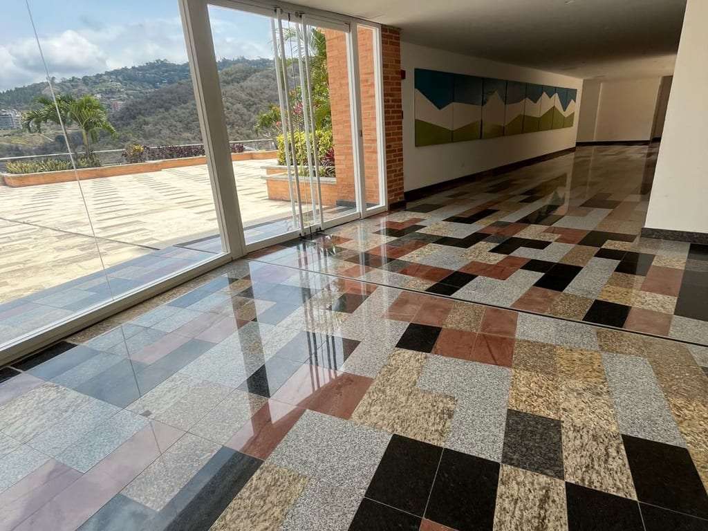 Apartamento en Lomas del Sol, Caracas