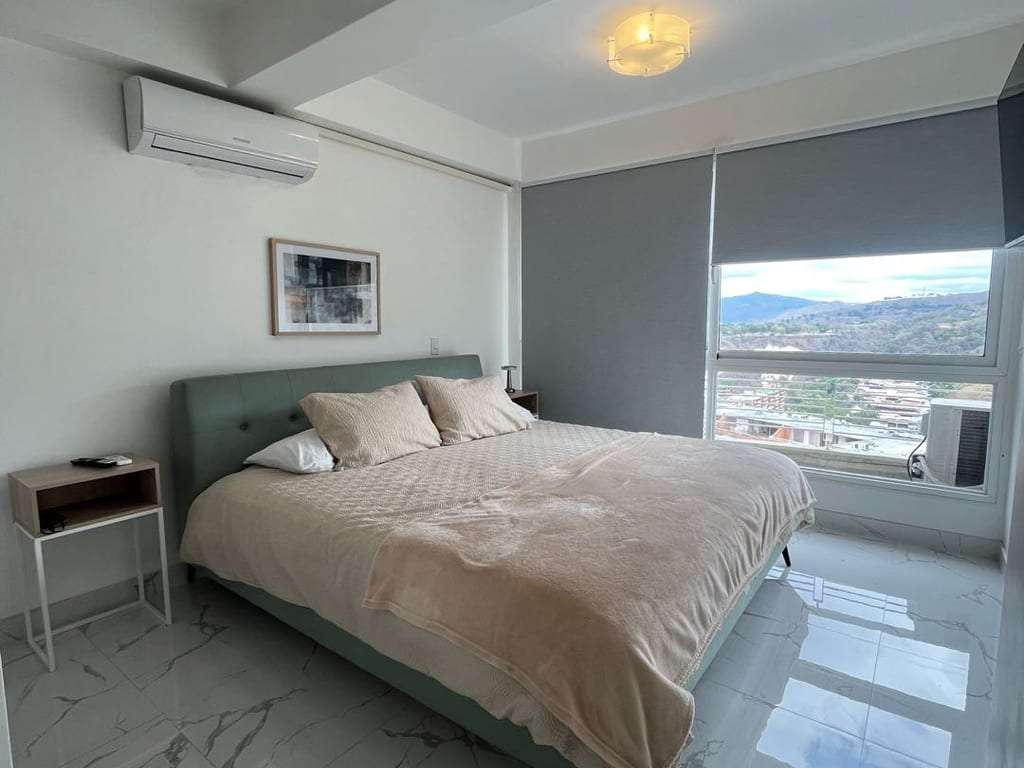 Apartamento en Lomas del Sol, Caracas