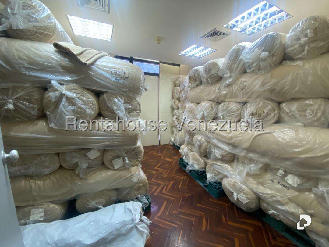 Oficina en La Urbina, Caracas – 26