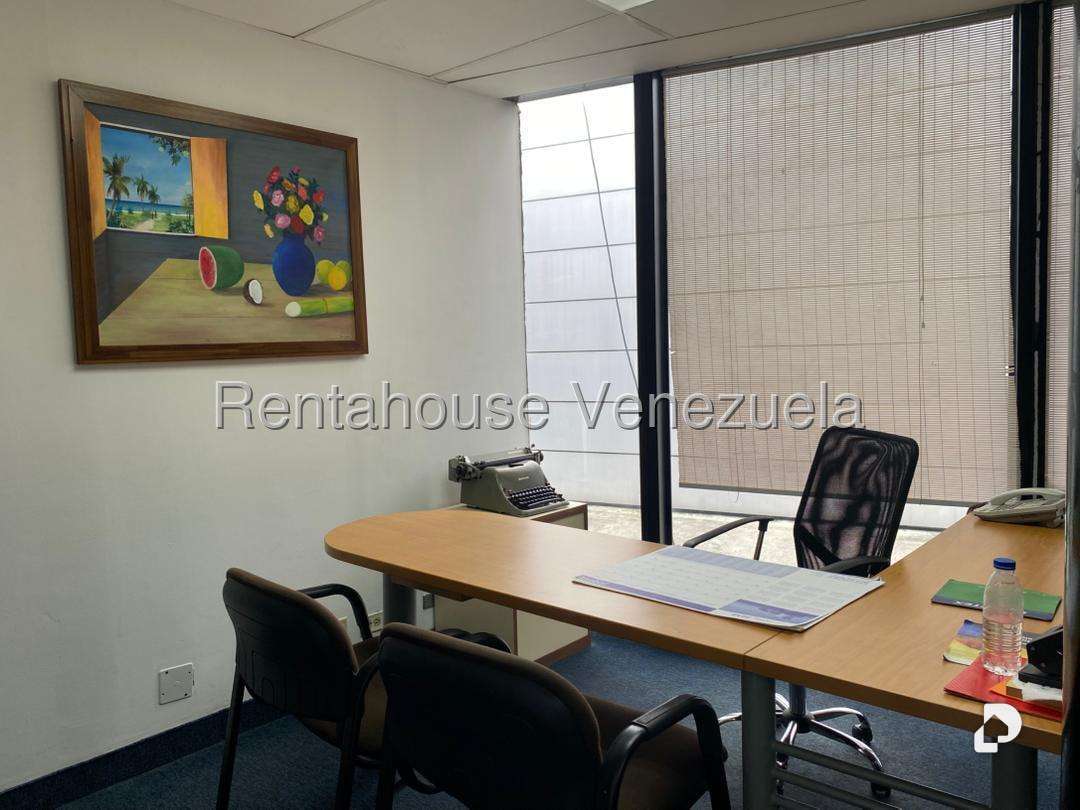 Oficina en La Urbina, Caracas – 11