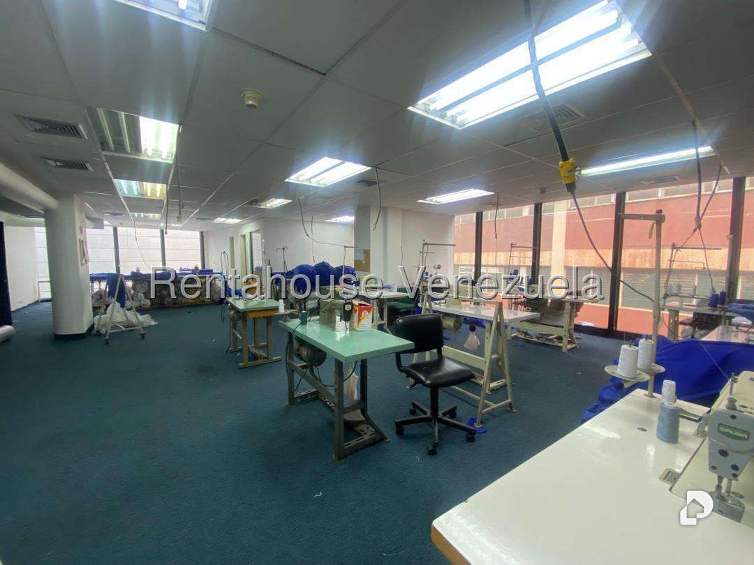 Oficina en La Urbina, Caracas – 23