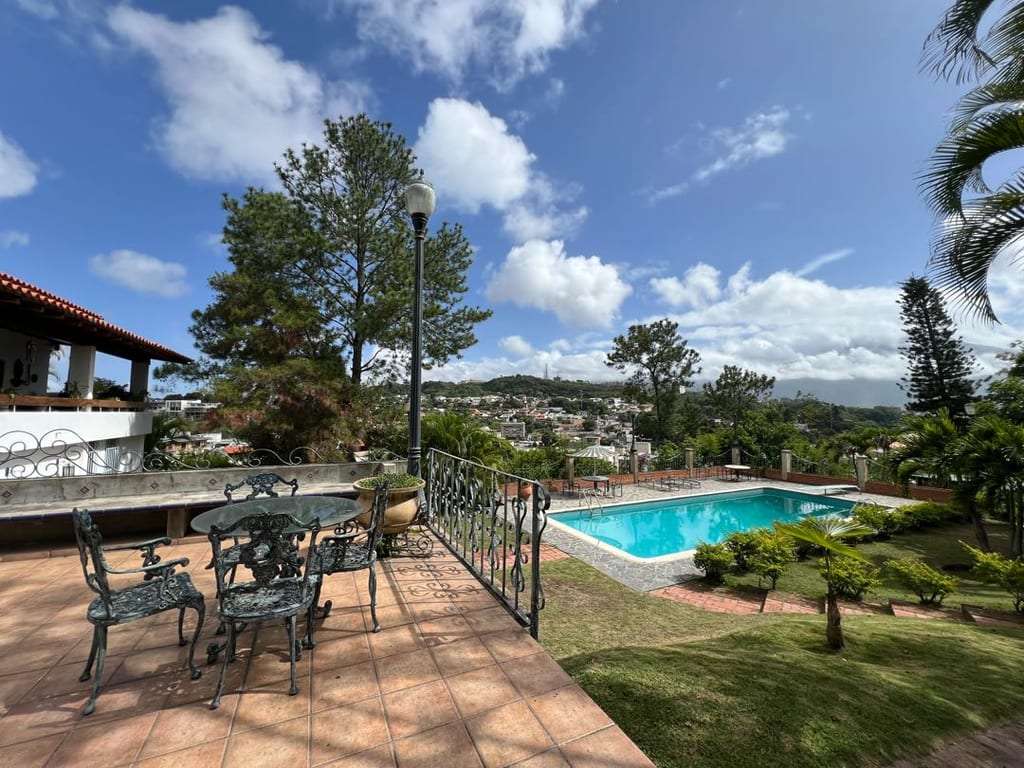 Casa en Cumbres de Curumo, Caracas - 1