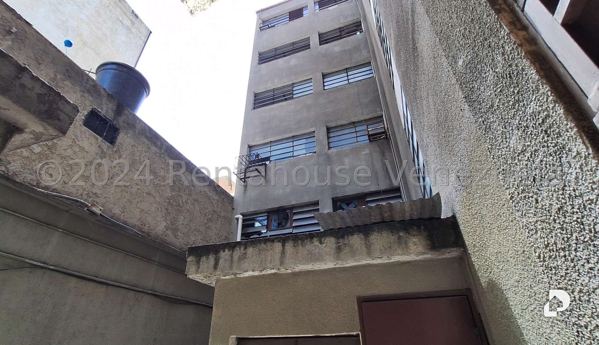 Local comercial en San Martín, Caracas – 4