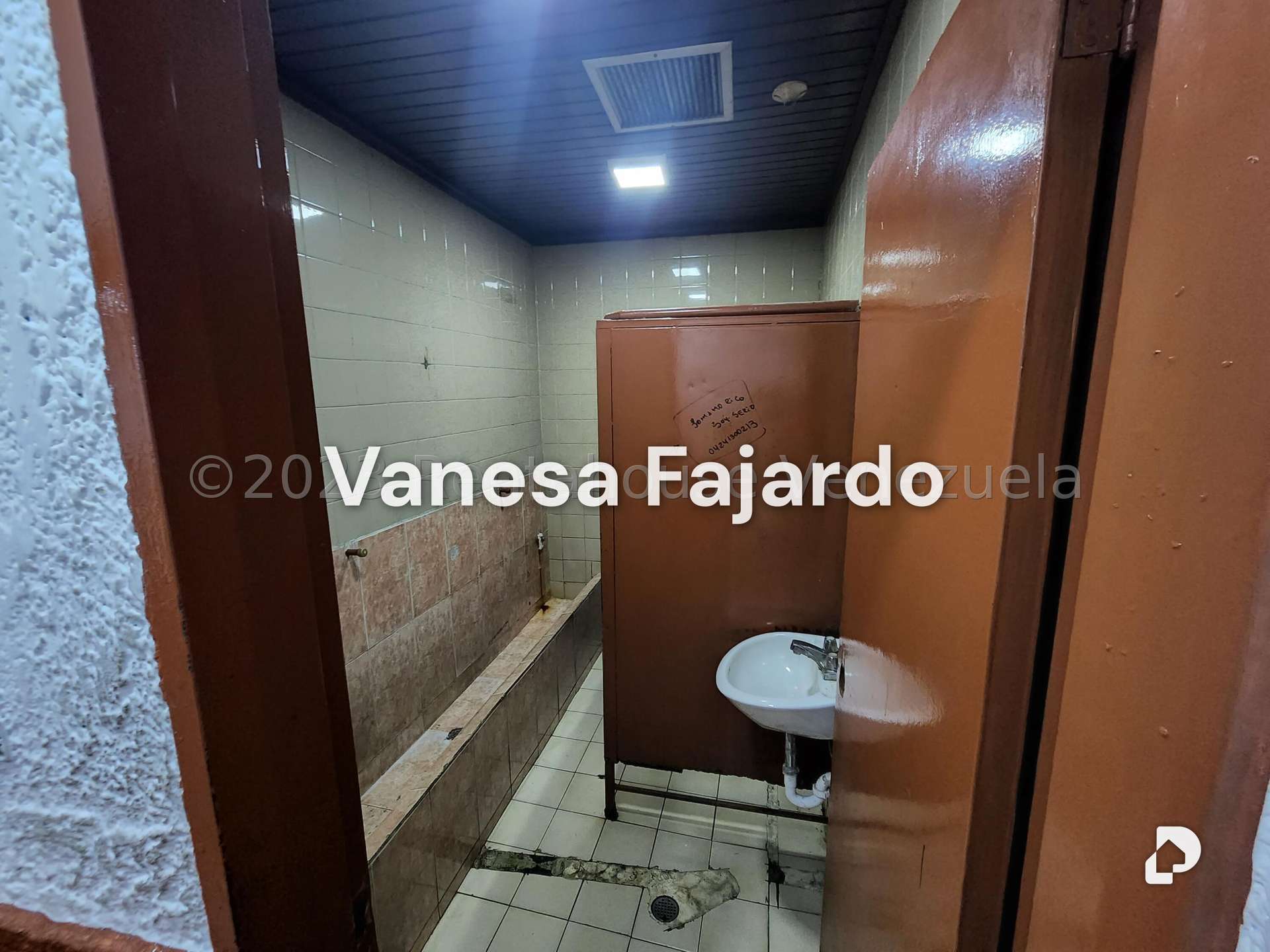 Local comercial en San Jose, Caracas – 9