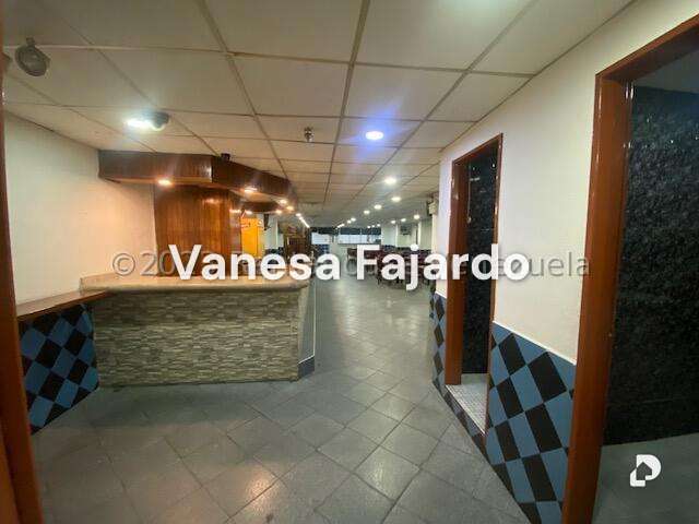 Local comercial en San Jose, Caracas – 12