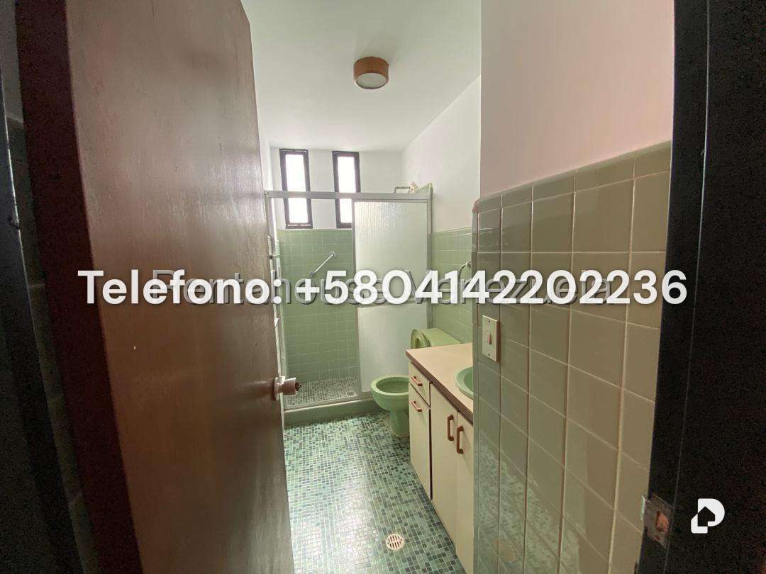 Casa en Prados del Este, Caracas – 24