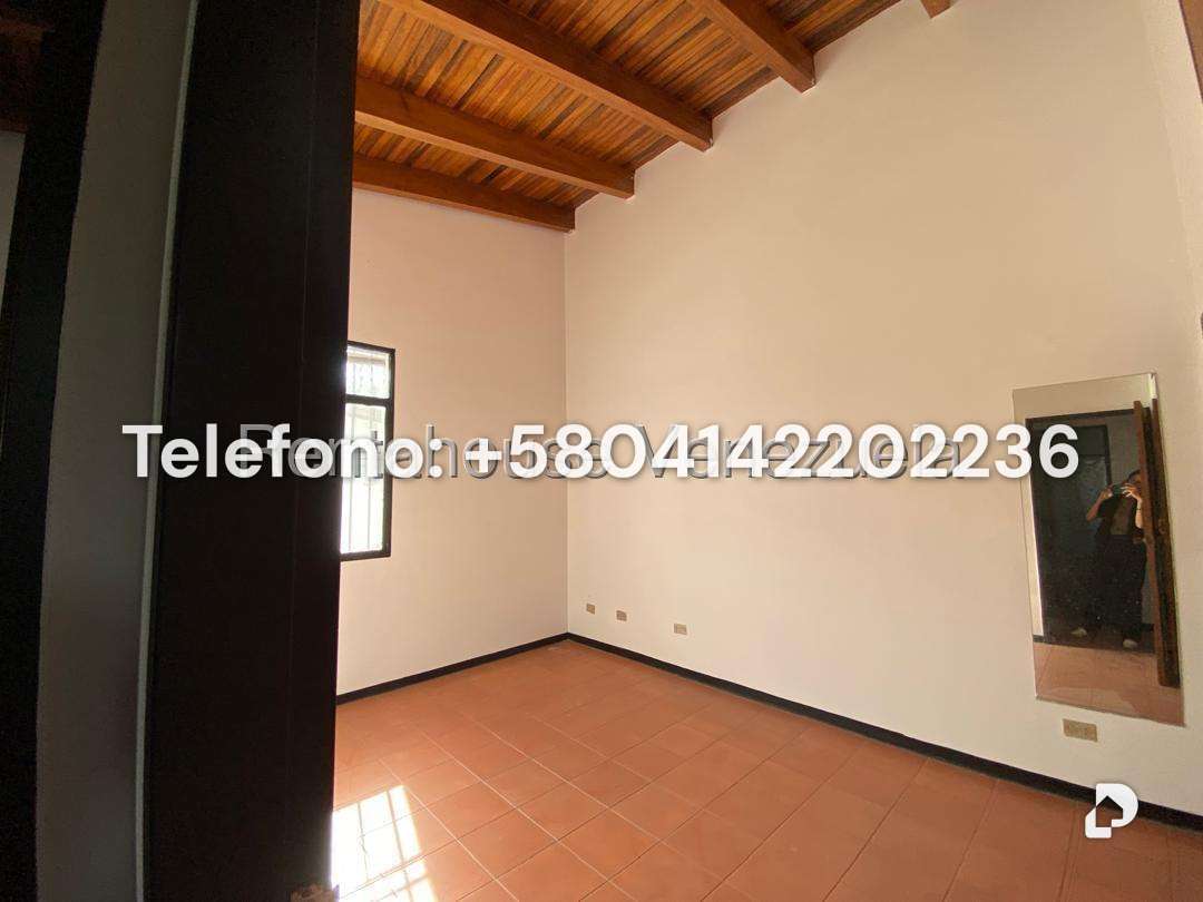 Casa en Prados del Este, Caracas – 34