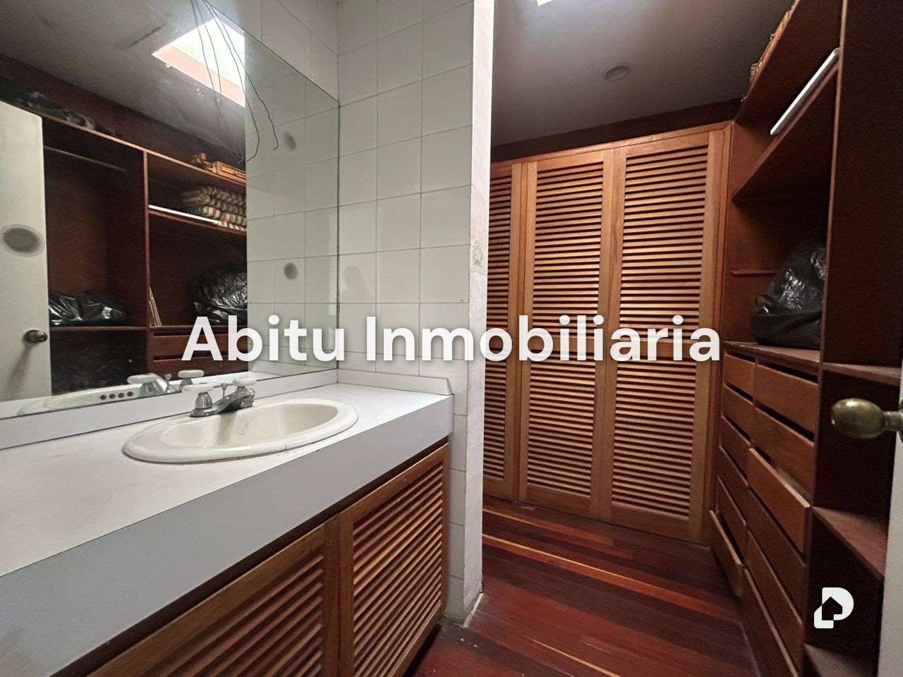 Apartamento en Urb. Miranda, Caracas – 17