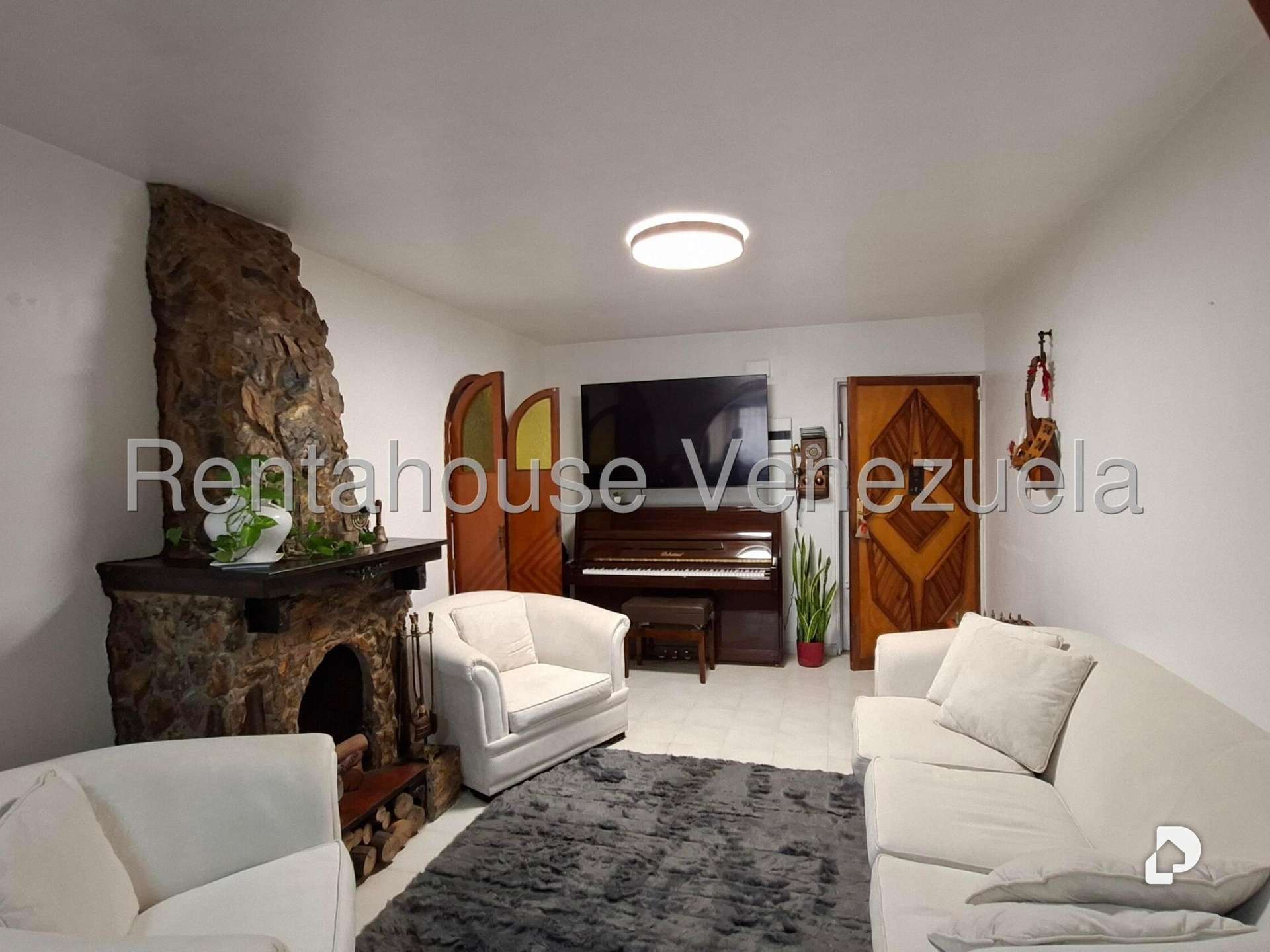 Apartamento en La Rosaleda, San Antonio de Los Altos – 2
