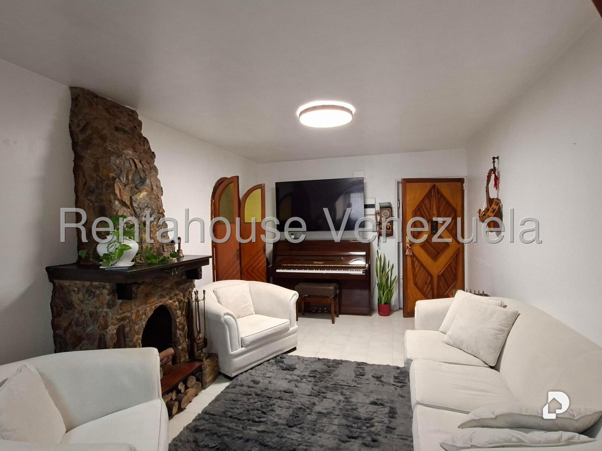 Apartamento en La Rosaleda, San Antonio de Los Altos – 2