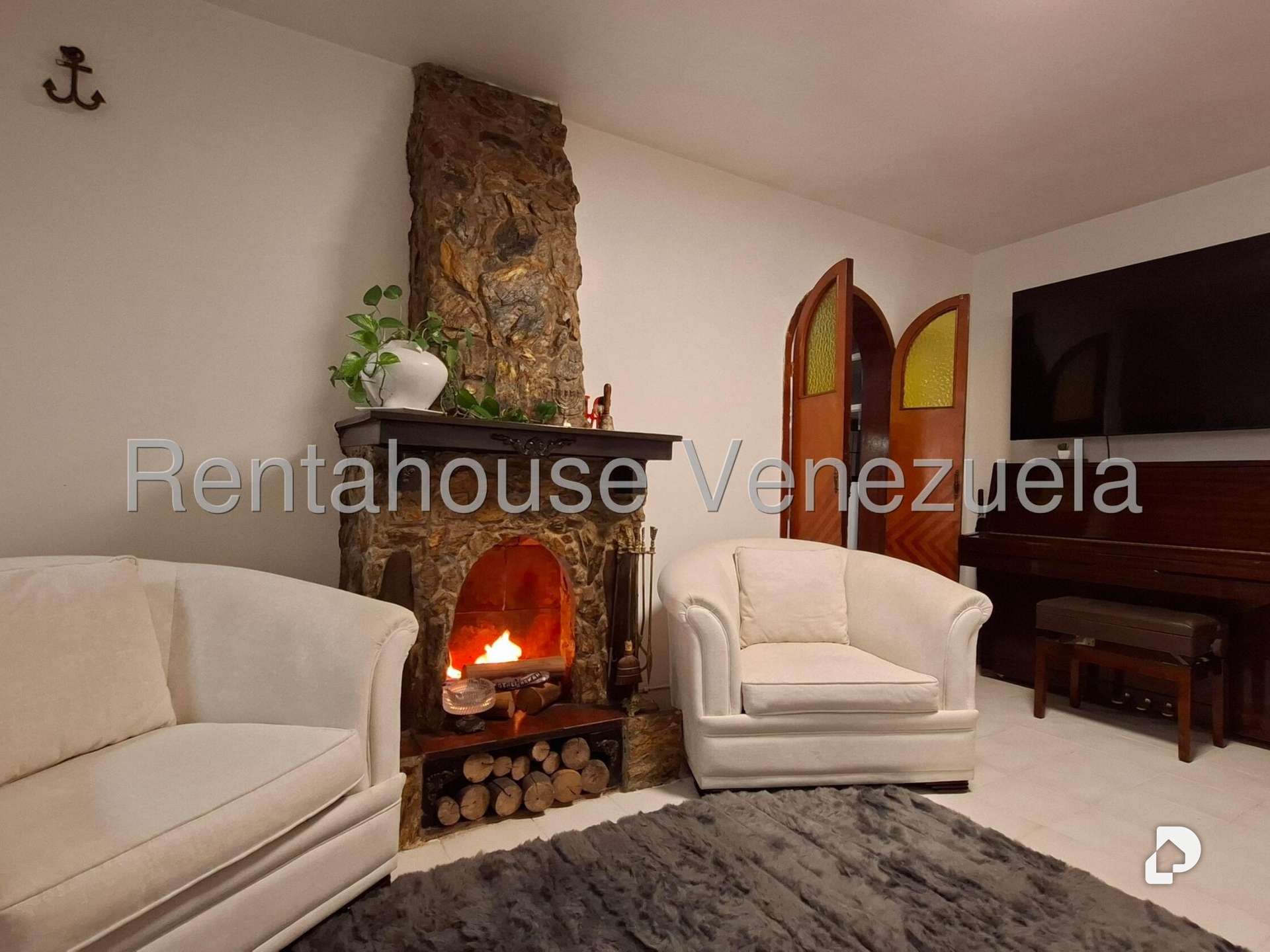Apartamento en La Rosaleda, San Antonio de Los Altos – 1