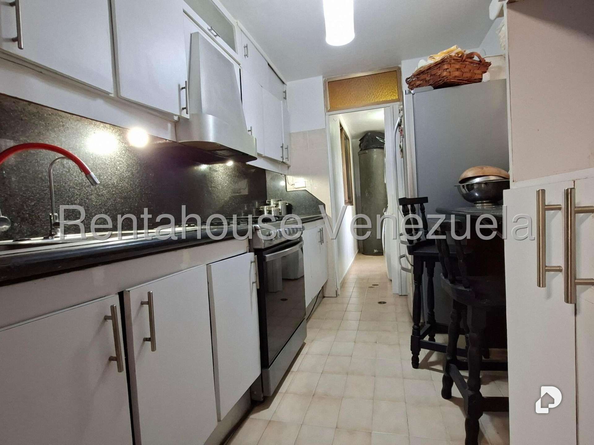 Apartamento en La Rosaleda, San Antonio de Los Altos – 10