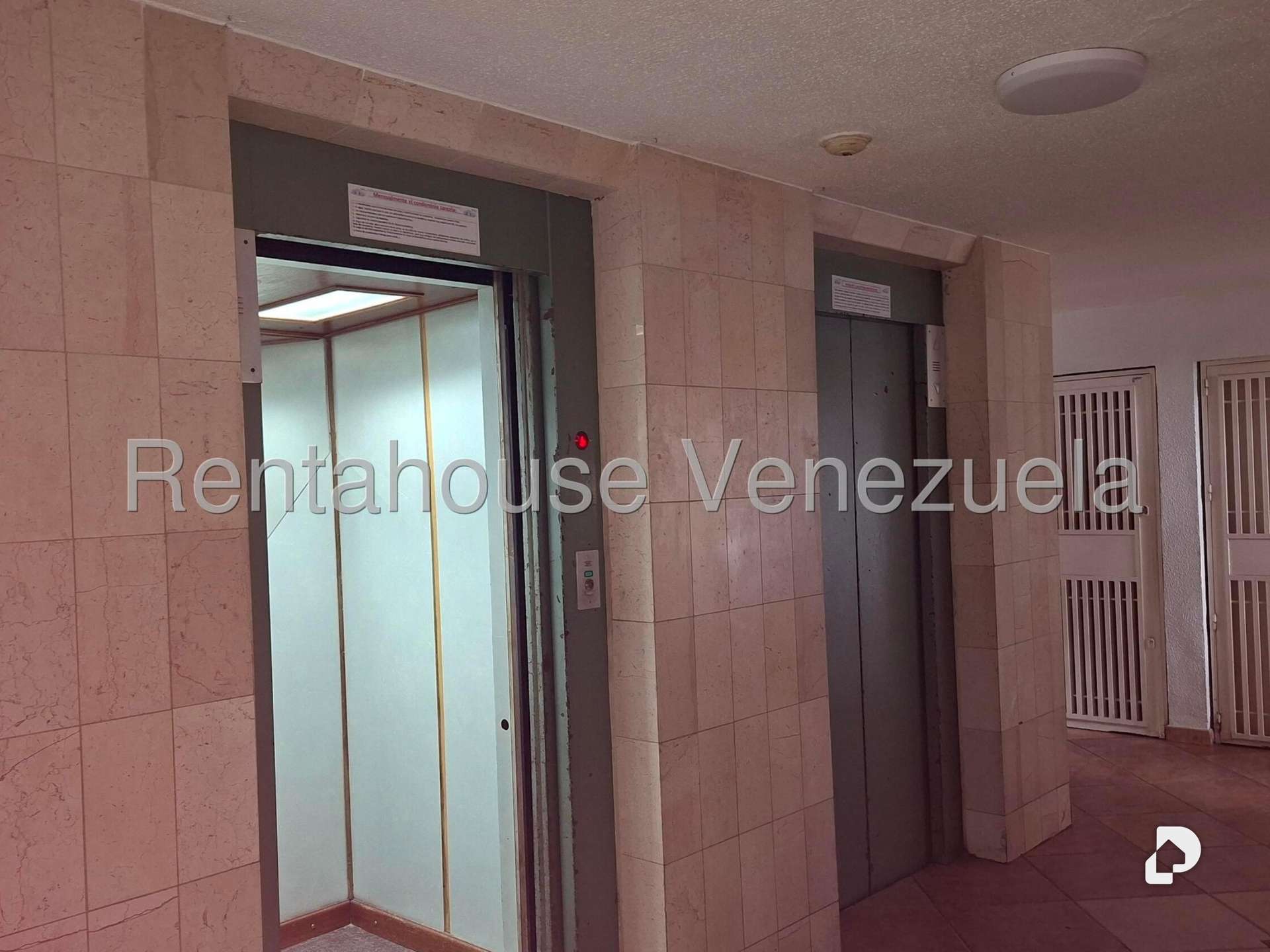 Apartamento en La Rosaleda, San Antonio de Los Altos – 11