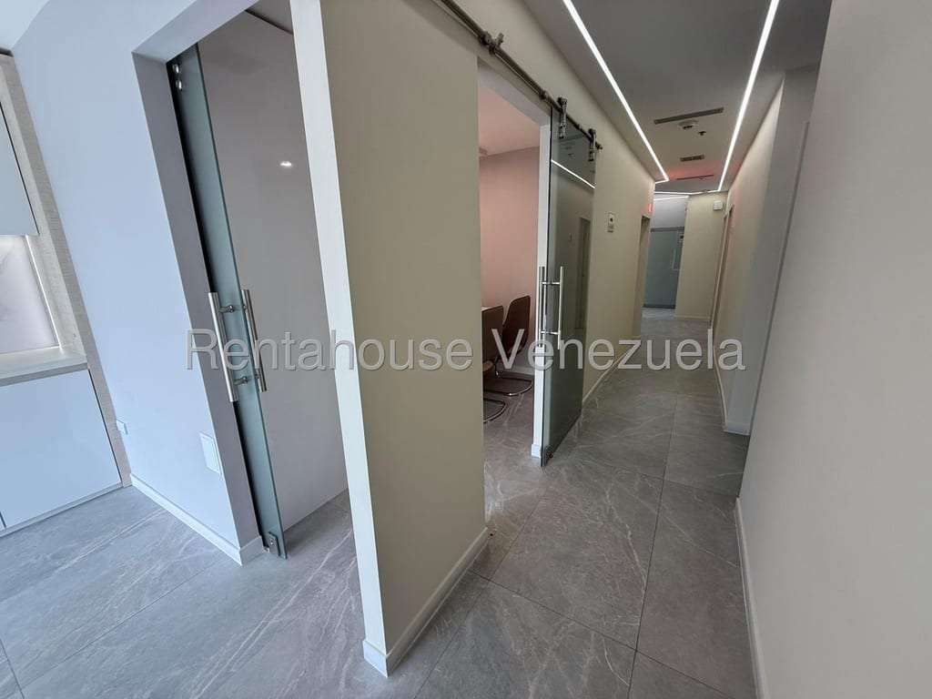 Oficina en Las Mercedes, Caracas