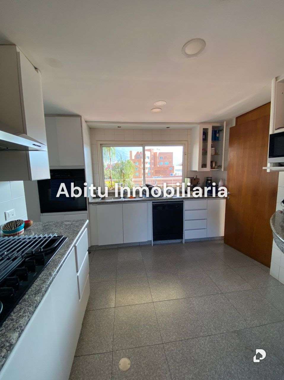 Apartment in La Castellana, Caracas – 4