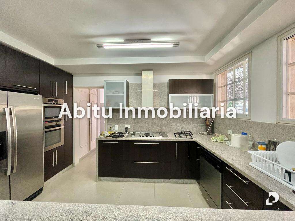 Casa en Altamira, Caracas – 4