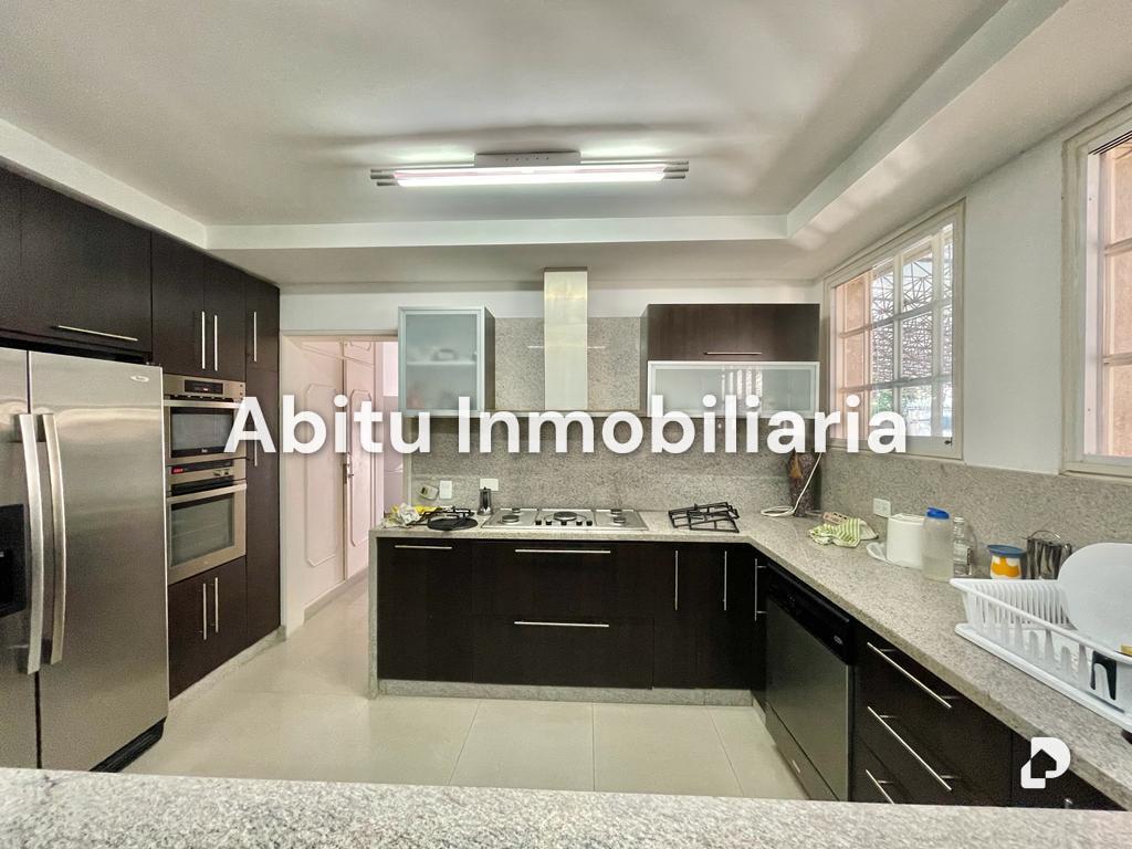 Casa en Altamira, Caracas – 4