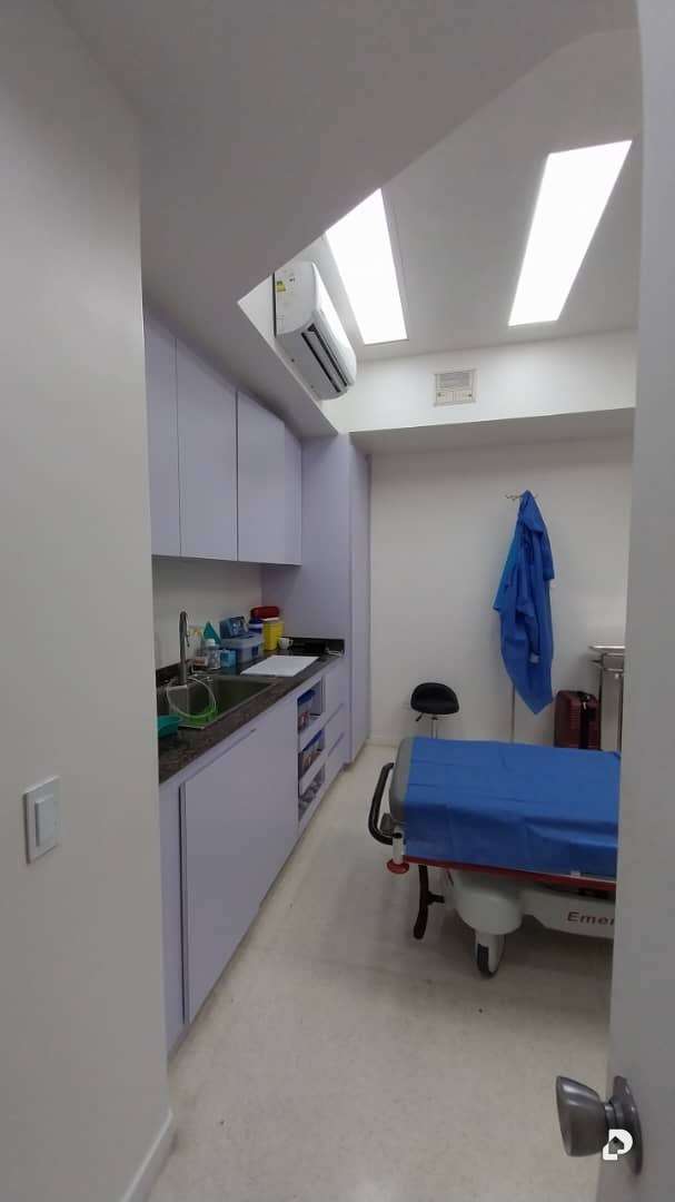 Office in San Bernardino, Caracas – 12