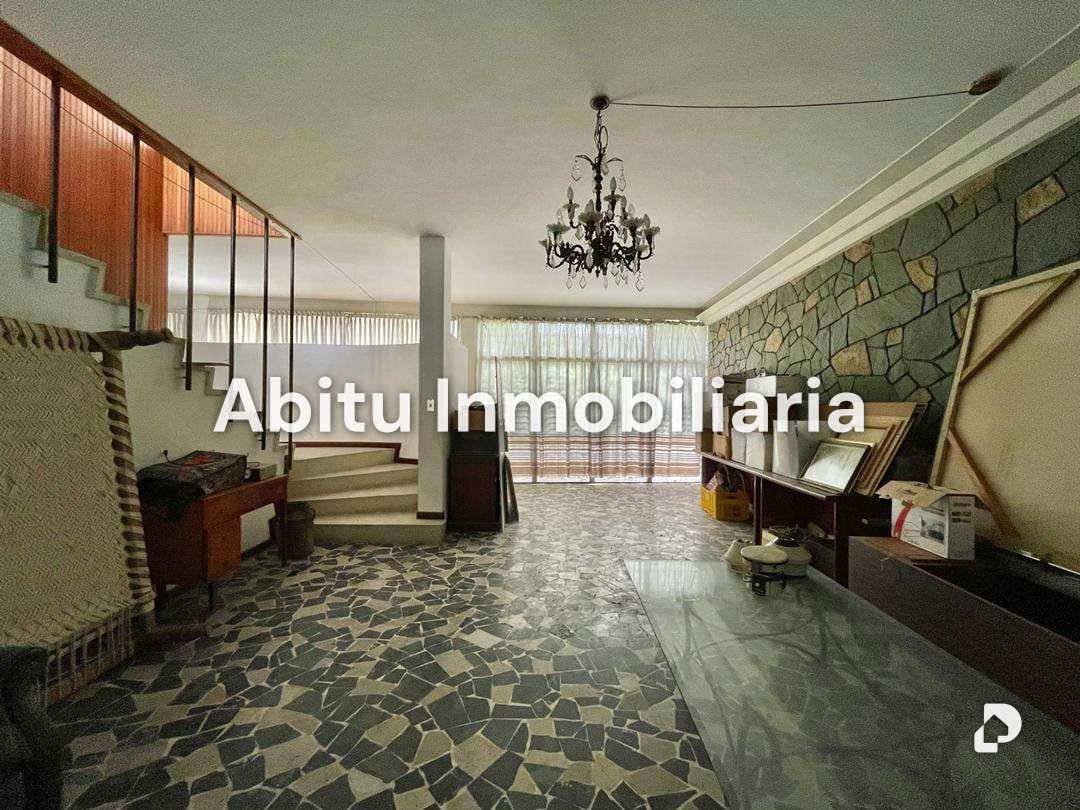 House in Los Palos Grandes, Caracas – 13