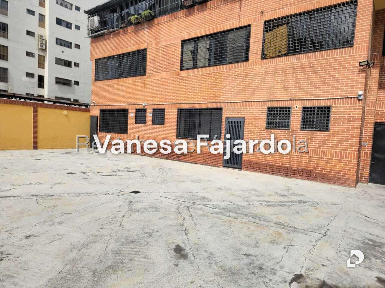 Local comercial en El Paraíso, Caracas – 15