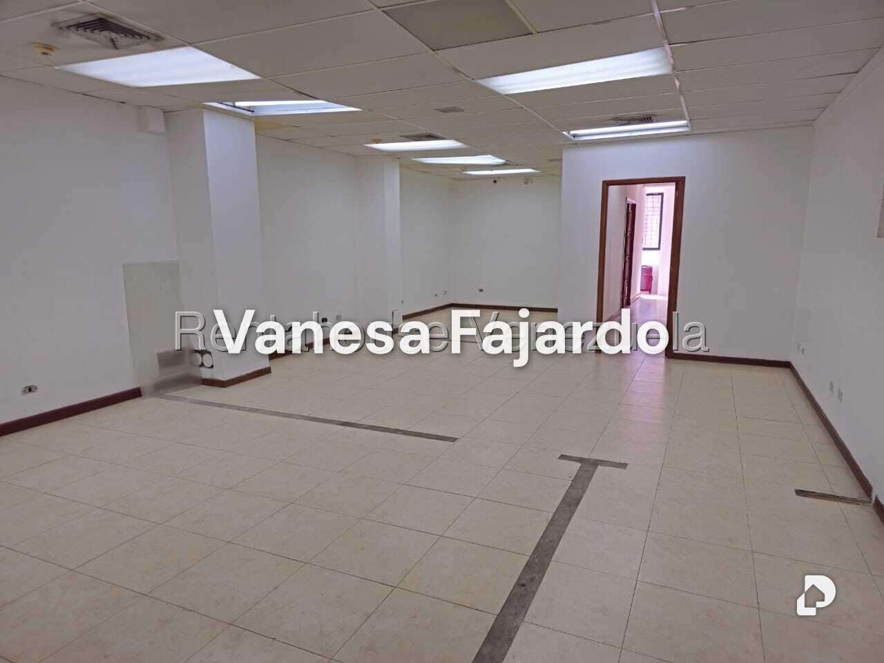 Local comercial en El Paraíso, Caracas – 3