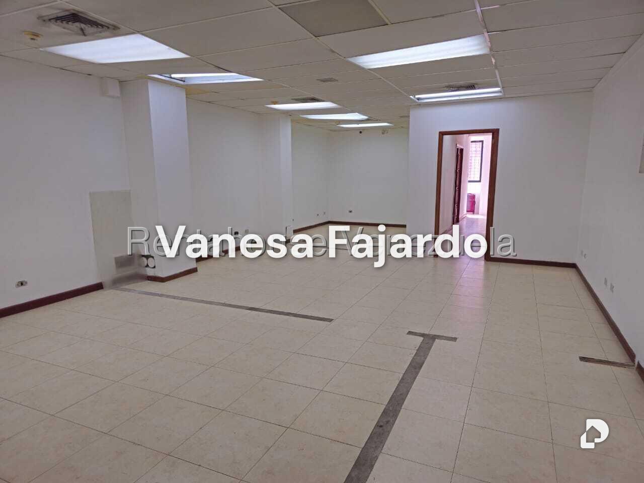 Local comercial en El Paraíso, Caracas – 3