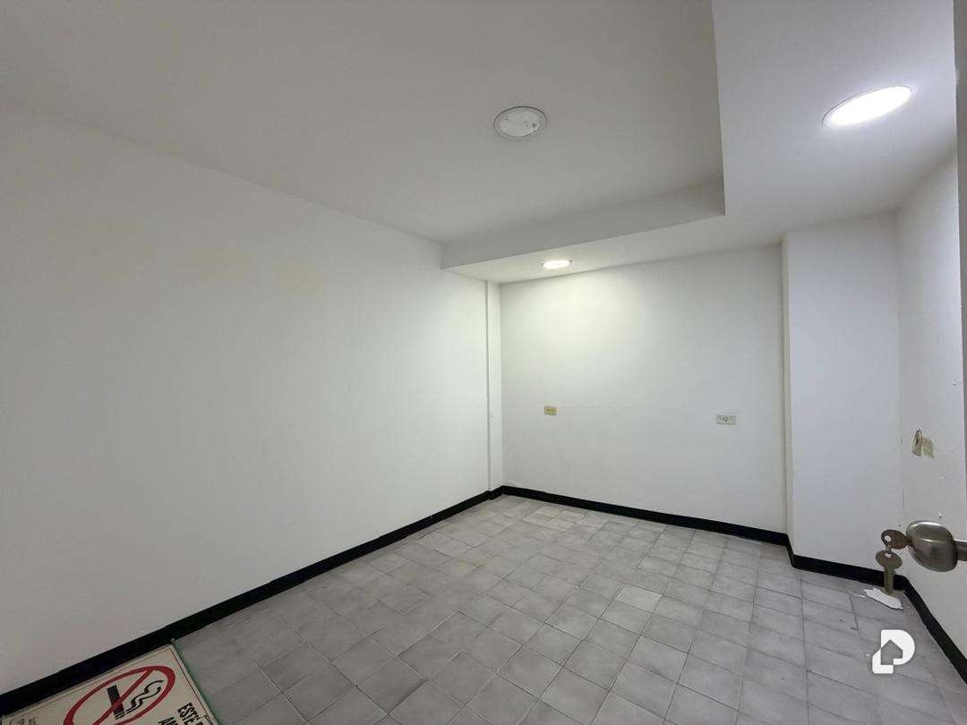 Local comercial en Bello Monte, Caracas – 13