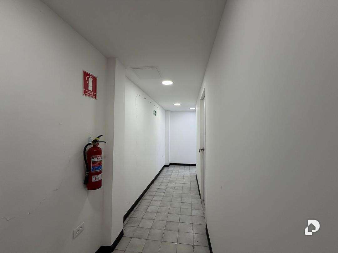 Local comercial en Bello Monte, Caracas – 25