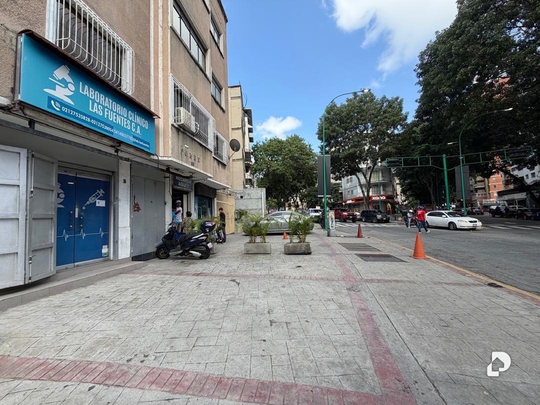 Local comercial en Bello Monte, Caracas – 3