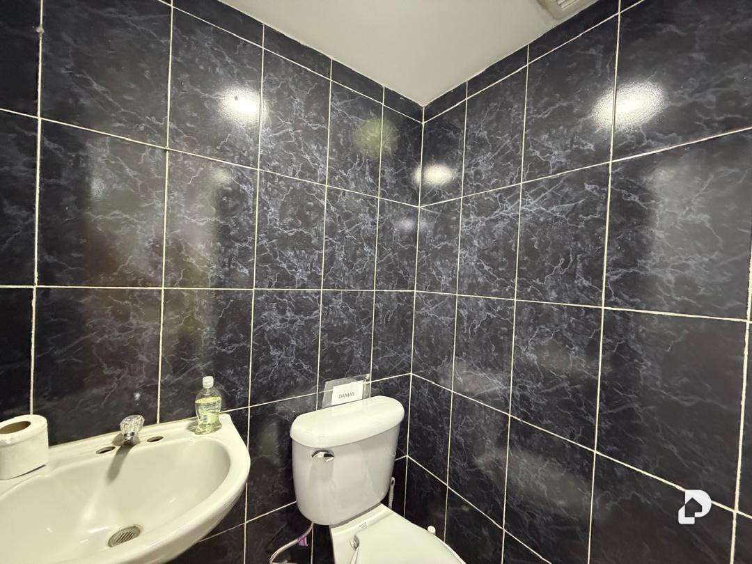 Local comercial en Bello Monte, Caracas – 11