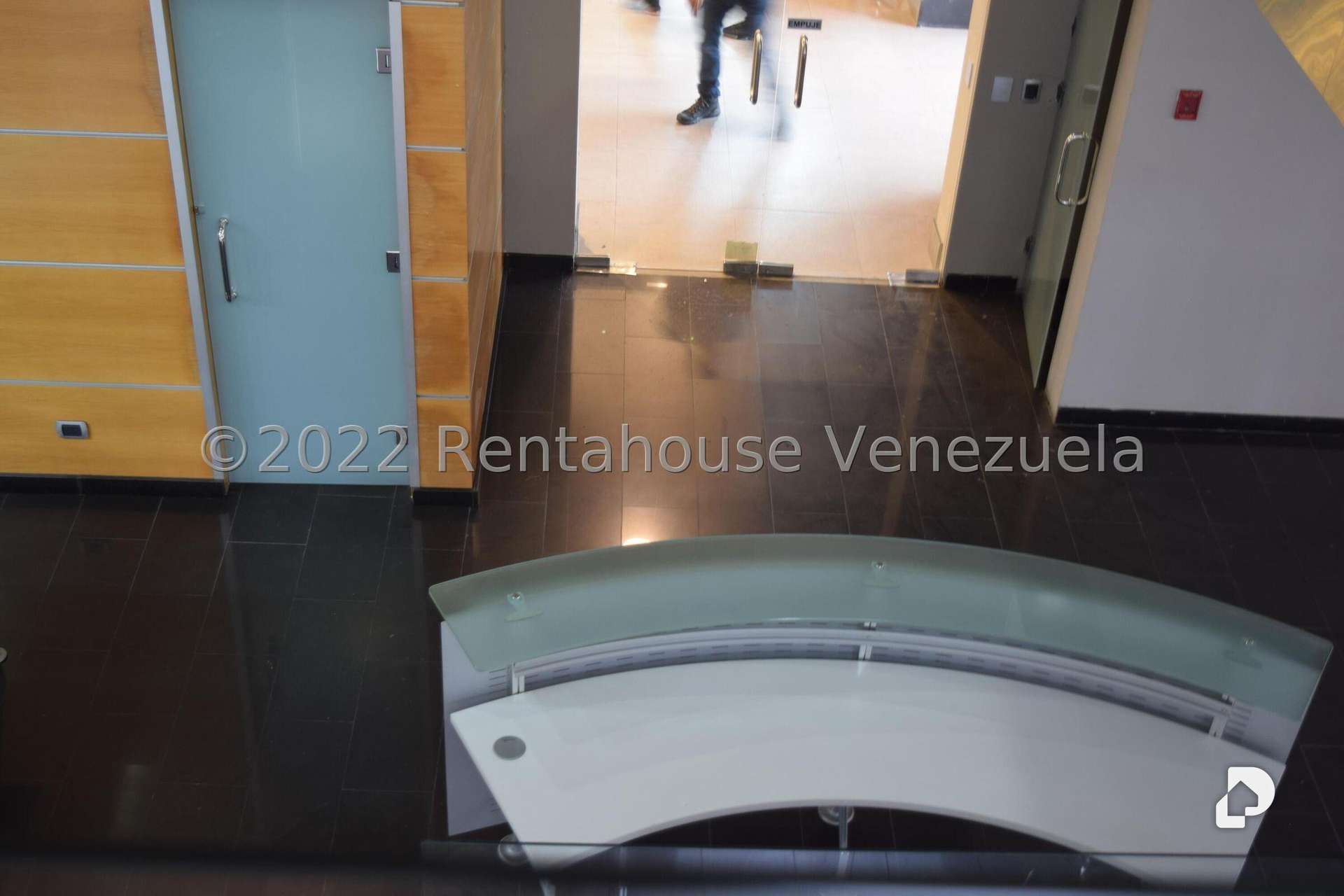 Local comercial en El Rosal, Caracas – 24